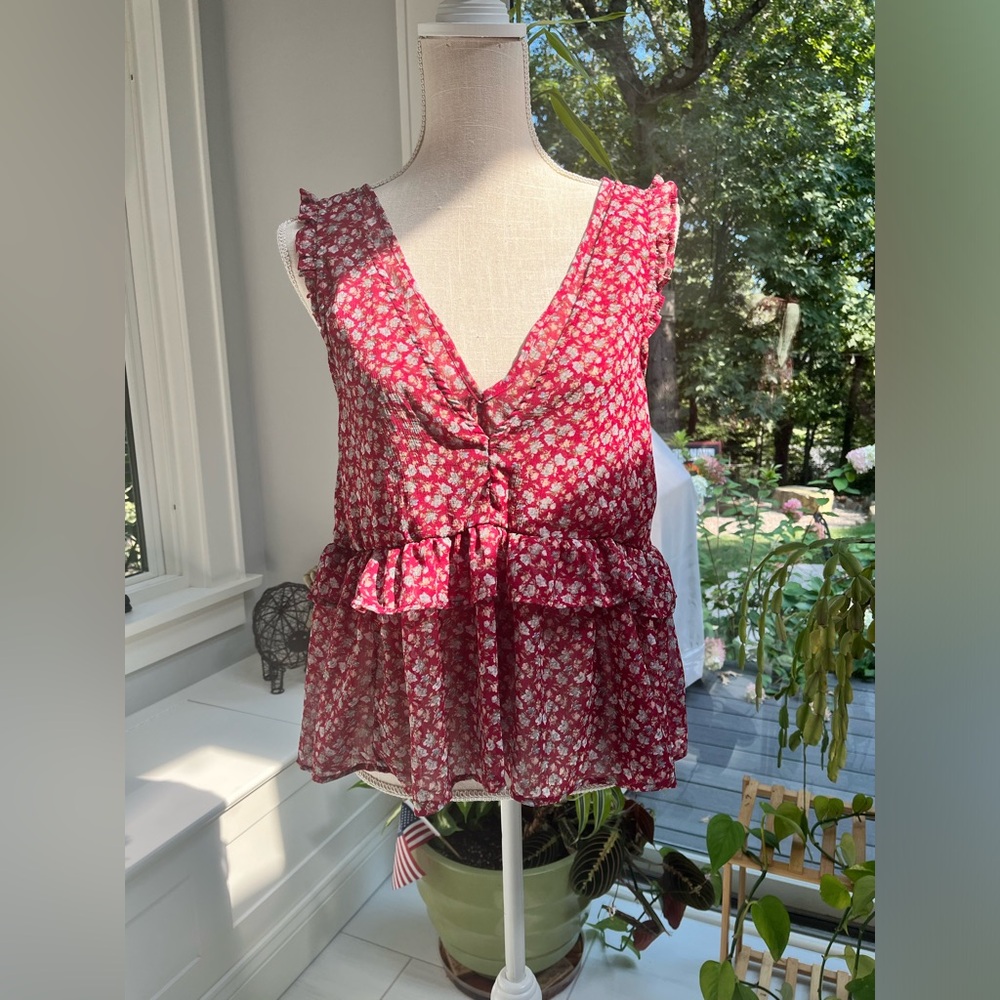 American Eagle floral ruffle top